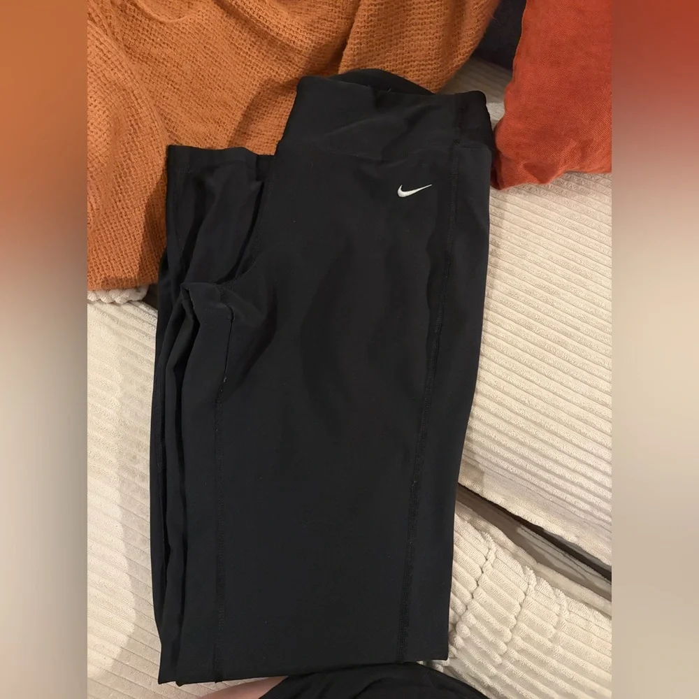 Nike Black Leggings with White Swoosh - Picture 1 of 2